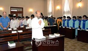 북한에서의 예배.jpg